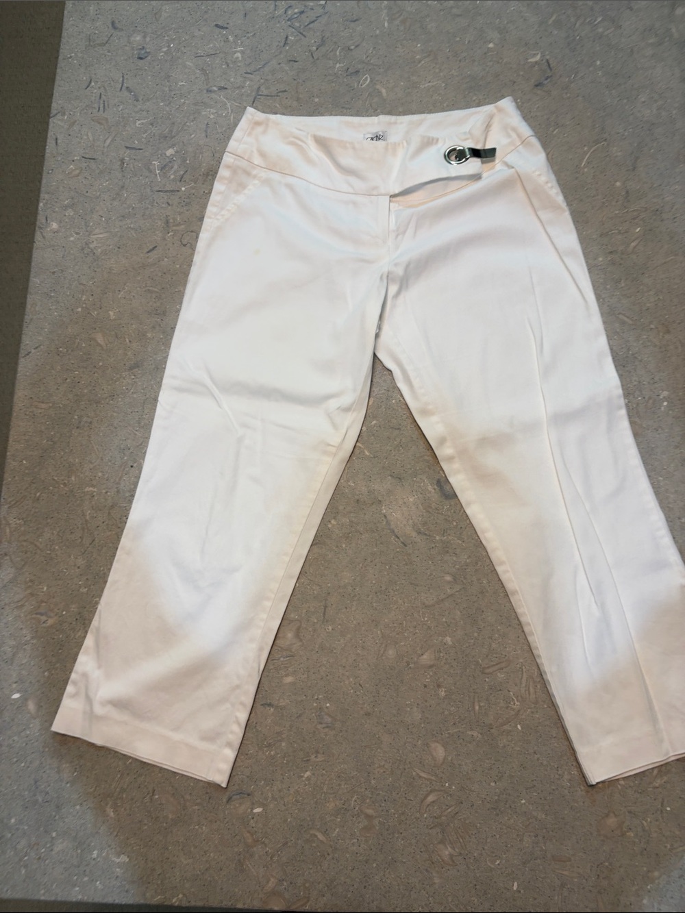 Women's White Cropped Cache pant size 6